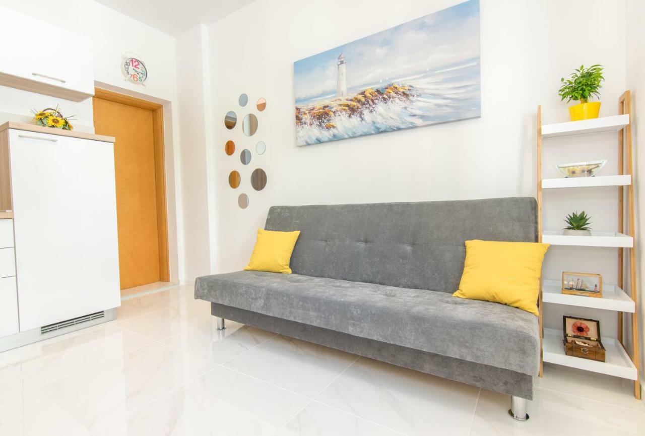 Apartment Holiday Makarska Exterior foto