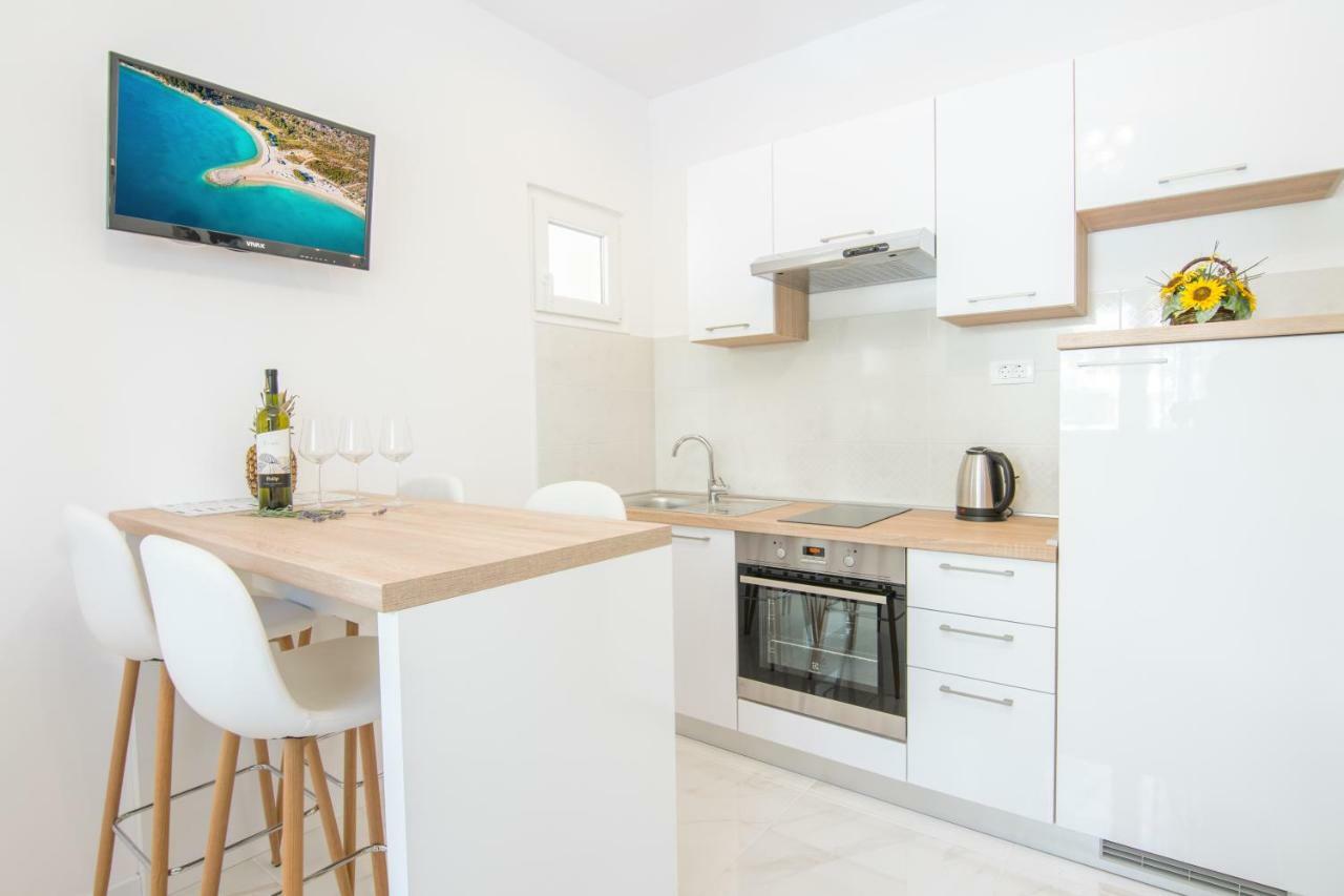 Apartment Holiday Makarska Exterior foto