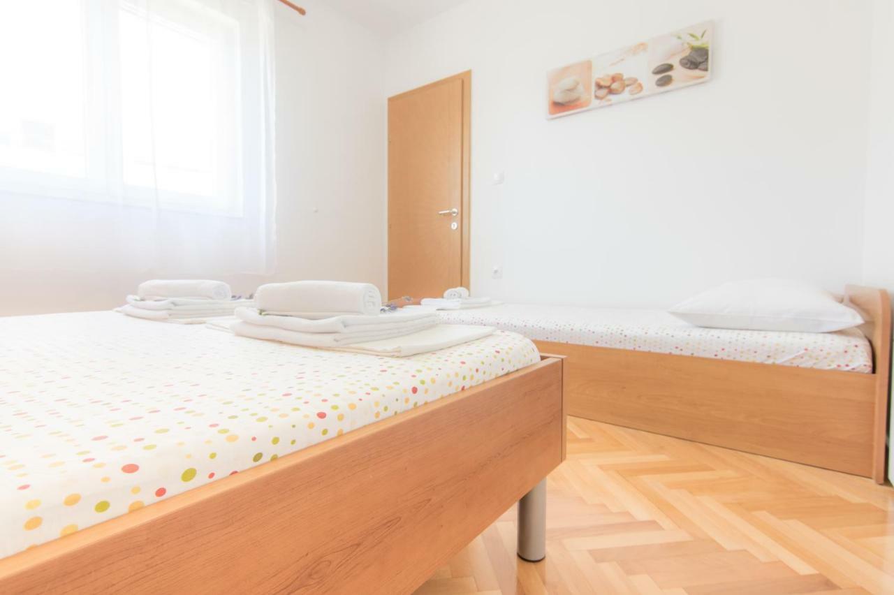 Apartment Holiday Makarska Exterior foto