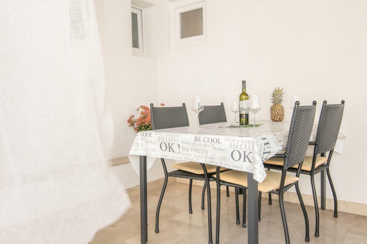 Apartment Holiday Makarska Exterior foto